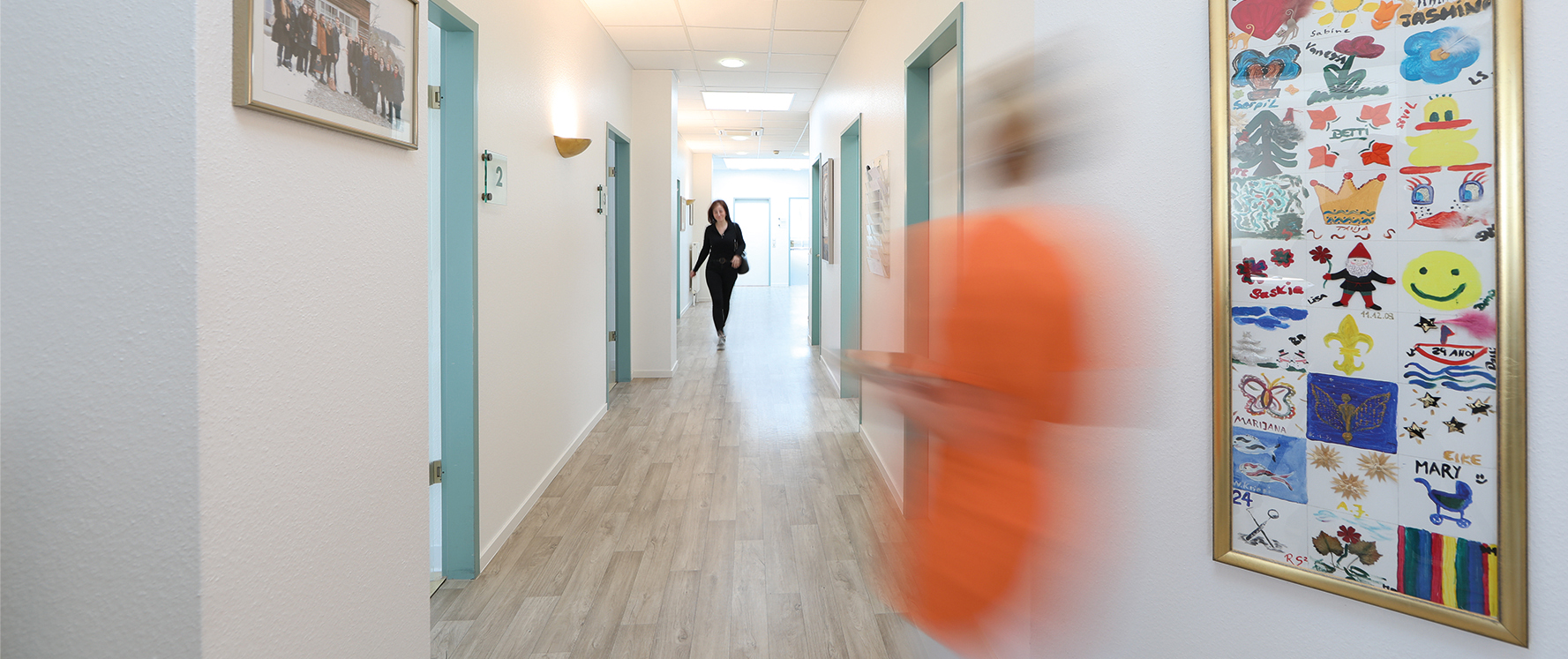 Dr. med. dent. Gesine Schmetzer-Elsäßer - Spezialistin für ästhetische Zahnmedizin & Implantatprothetik